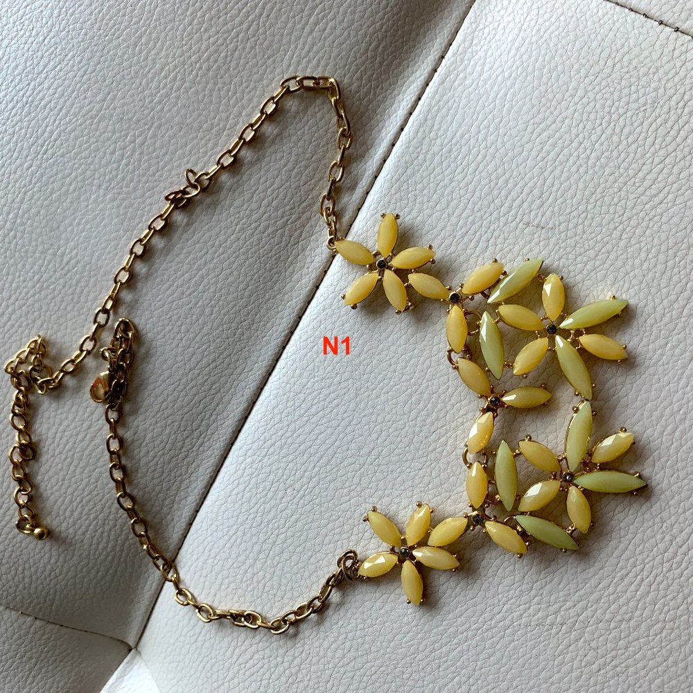 Metal FLORAL NECKLACE